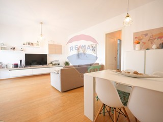 Trilocale in Vendita a Monza, 245'000€, 80 m²