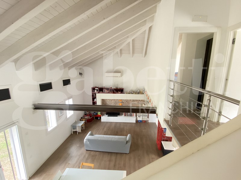Casa Indipendente in Vendita a Mogliano Veneto, 370'000€, 228 m², arredato