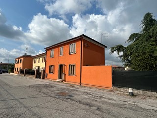 Casa Indipendente in Vendita a Adria, 40'000€, 70 m², arredato
