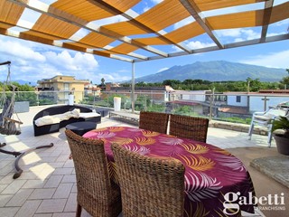 Casa Indipendente in Vendita a Somma Vesuviana, 320'000€, 140 m²