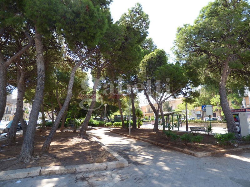Trilocale in Vendita a Palermo, 237'000€, 112 m², arredato