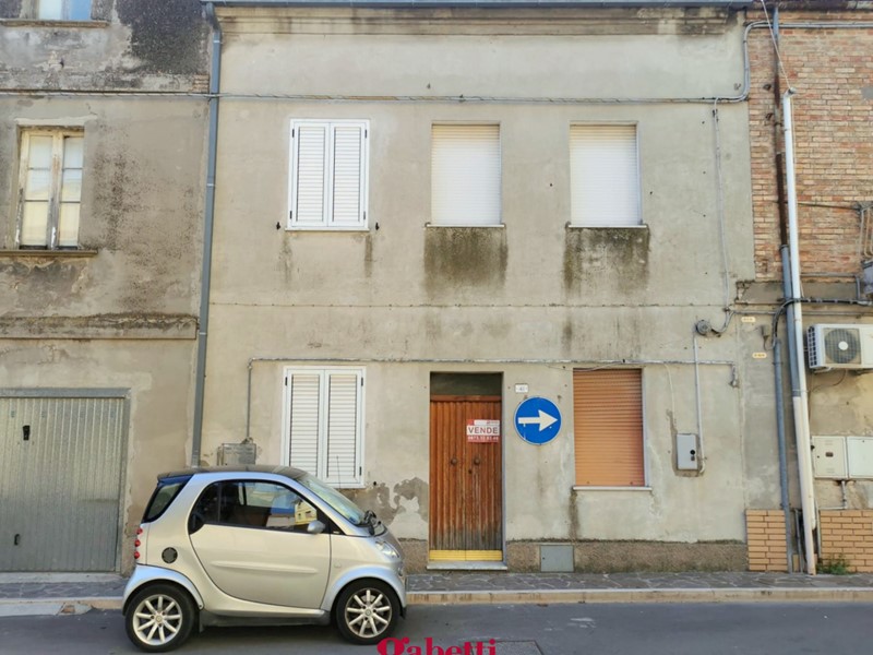 Casa Indipendente in Vendita a San Salvo, 33'000€, 100 m²