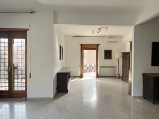 Appartamento in Affitto a Roma, 1'950€, 156 m²