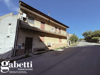 Trilocale in Vendita a Galati Mamertino, 90'000€, 130 m²