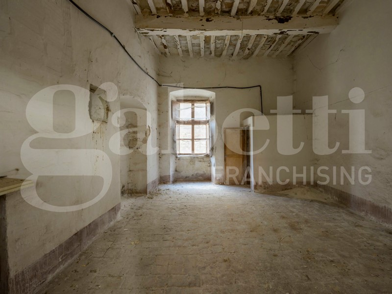 Magazzino in Vendita a Gubbio, 85'000&euro;, 70 m²