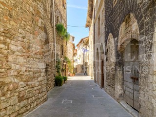 Casa Indipendente in Vendita a Gubbio, 57'000&euro;, 70 m²