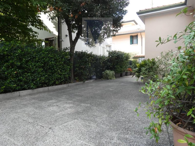Villa in Affitto a Padova, 1'200€, 120 m², arredato