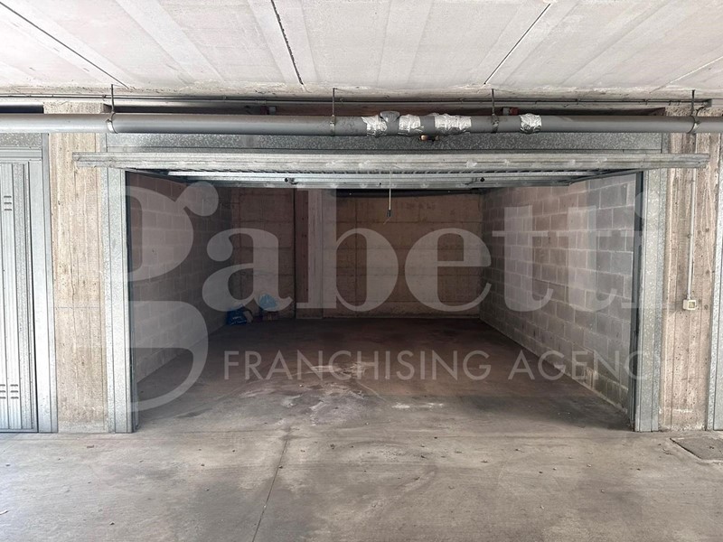 Box in Vendita a Monza, 35'000€, 26 m²