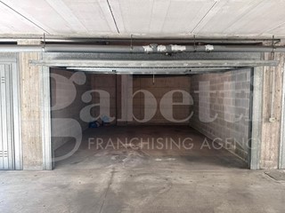 Box in Vendita a Monza, 35'000€, 26 m²