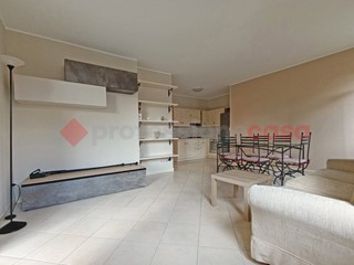Bilocale in Affitto a Arona, 800€, 52 m², arredato