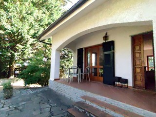 Casa Indipendente in Vendita a Ponzone, zona Moretti, 290'000€, 200 m², con Box