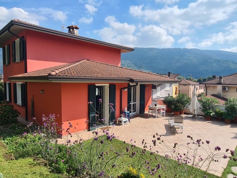 Casa Indipendente in Vendita a Nave, 464'000€, 288 m², con Box