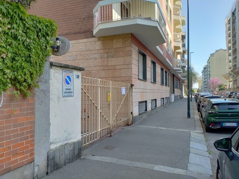 Box in Vendita a Torino, 23'800€, 17 m², con Box