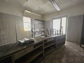 Capannone in Affitto a San Miniato, 500€, 33 m²
