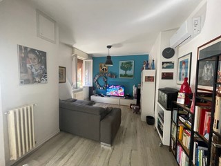 Trilocale in Vendita a Perugia, zona Semicentrale, 125'000€, 87 m², con Box