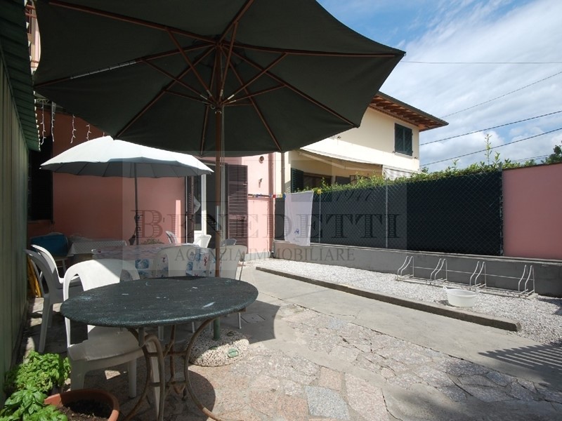 Casa Indipendente in Vendita a Pietrasanta, zona Marina Di Pietrasanta, 420'000€, 110 m²