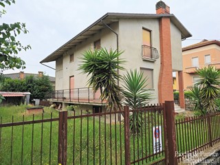 Casa Indipendente in Vendita a Magione, 179'000€, 263 m², con Box