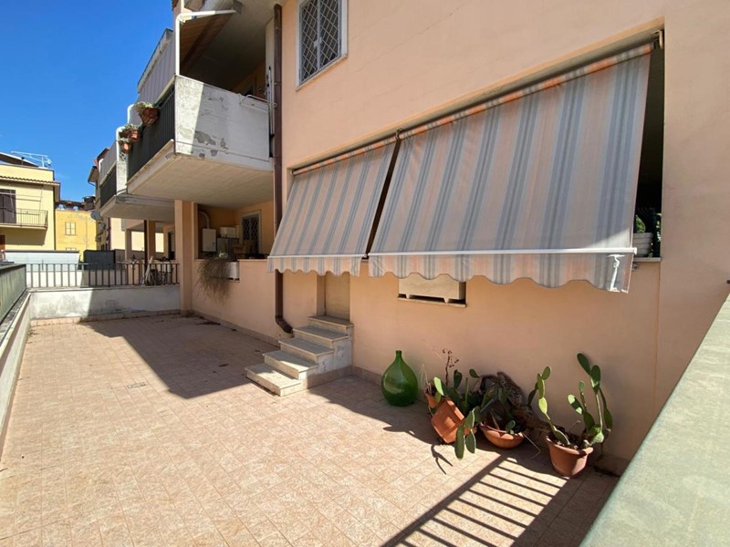 Trilocale in Vendita a Guidonia Montecelio, zona Villanova, 175'000€, 81 m², con Box