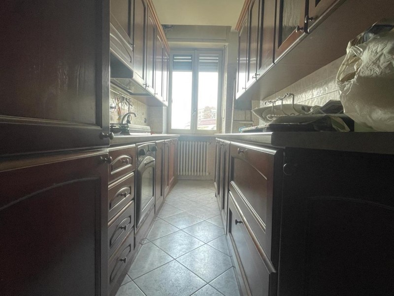 Quadrilocale in Vendita a Torino, zona Regio Parco, 130'000€, 80 m²