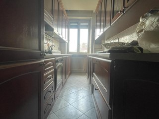 Quadrilocale in Vendita a Torino, zona Regio Parco, 130'000€, 80 m²
