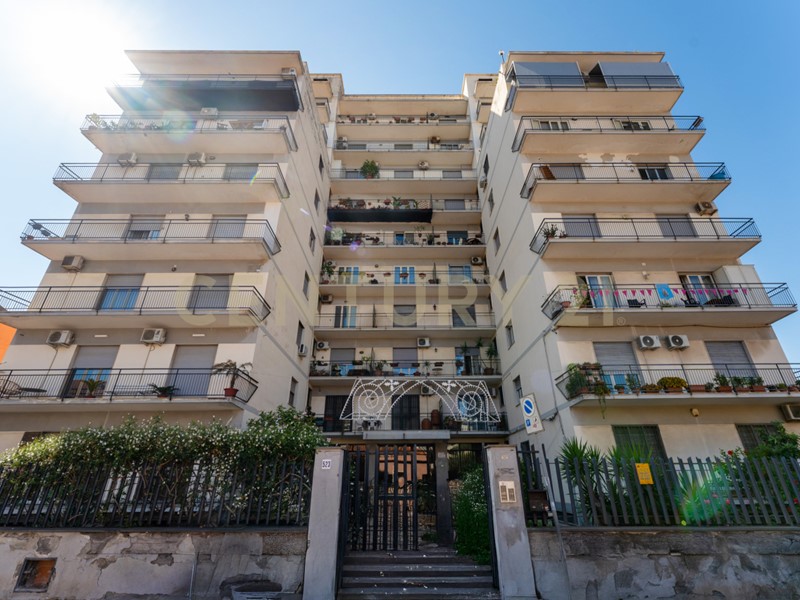 Appartamento in Vendita a Catania, 250'000&euro;, 132 m², con Box