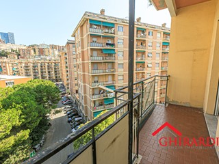 Appartamento in Vendita a Genova, zona Borzoli, 94'000€, 89 m²