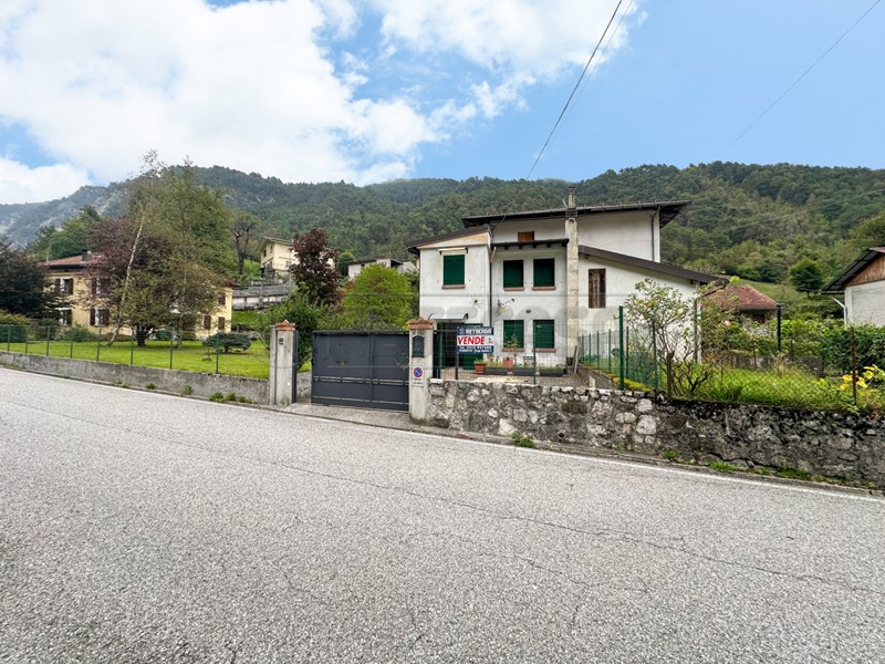 Casa Indipendente in Vendita a Moggio Udinese, 79'000€, 117 m²