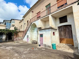 Casa Semi Indipendente in Vendita a Bracigliano, 119'000&euro;, 250 m², con Box