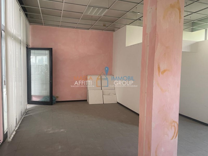 Ufficio in Vendita a Massa, 25'000€, 56 m²