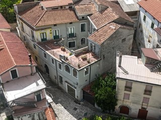 Casa Semi Indipendente in Vendita a Giffoni Sei Casali, zona Sieti, 389'000€, 1200 m²