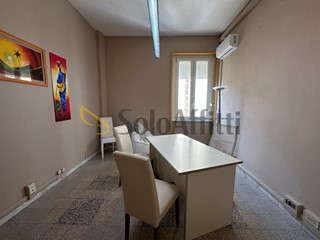 Ufficio in Affitto a Latina, 500€, 13 m²