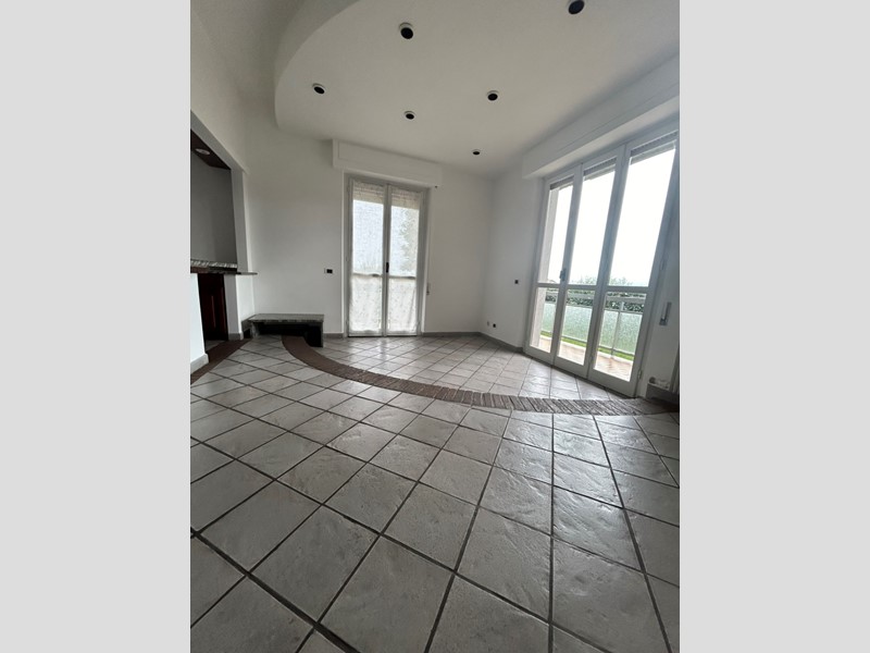 Quadrilocale in Vendita a Castelnuovo Magra, zona Colombiera, 175'000&euro;, 85 m²