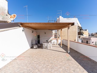 Appartamento in Vendita a Siracusa, zona Borgata Riviera Stazione, 175'000€, 155 m², arredato