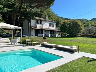 Casa Indipendente in Vendita a Sarzana, zona Falcinello, 600'000&euro;, 150 m²