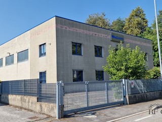 Capannone in Vendita a Cremona, 549'000€, 800 m²