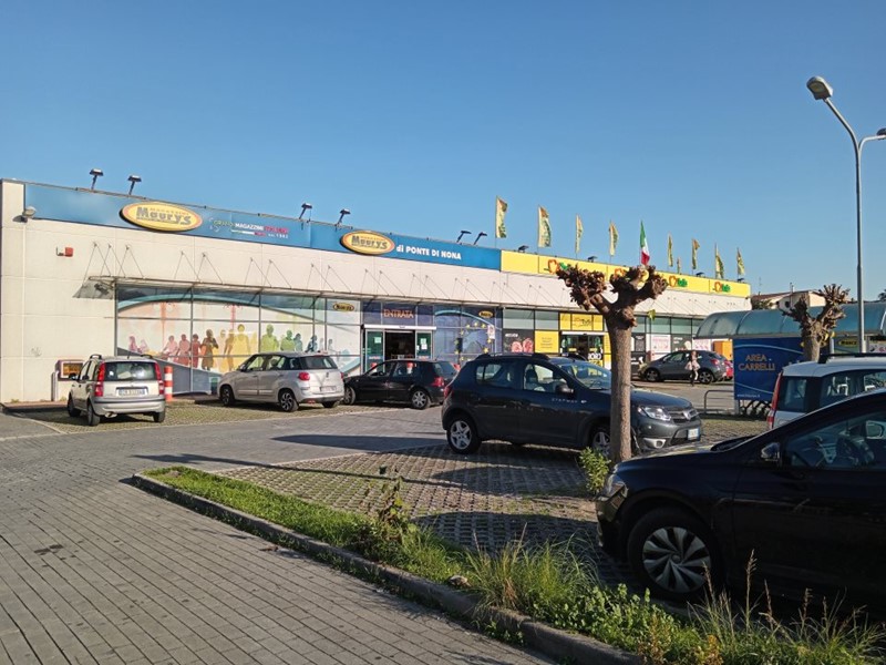 Negozio in Vendita a Roma, 180'000&euro;, 128 m²