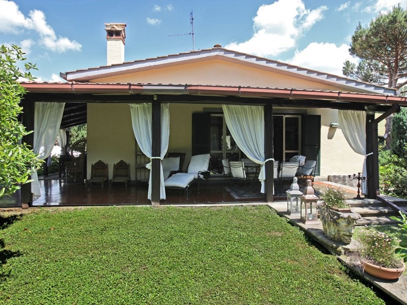 Villa in Vendita a Campagnano di Roma, 437'000€, 220 m²