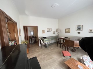 Trilocale in Vendita a Roma, 270'000&euro;, 86 m²