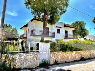 Villa in Vendita a Taranto, 259'000€, 260 m²