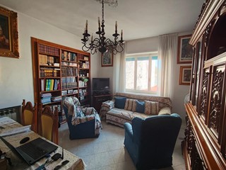 Trilocale in Vendita a Pisa, 165'000€, 75 m², arredato