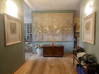 Appartamento in Vendita a Pisa, 450'000€, 200 m², arredato, con Box