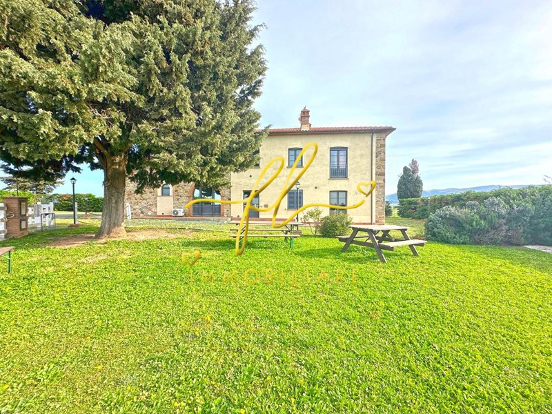 Casale in Vendita a Santa Luce, 695'000€, 350 m²