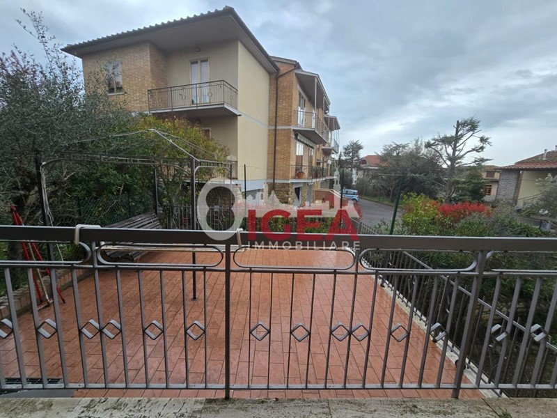 Appartamento in Vendita a Siena, 348'000€, 141 m², con Box