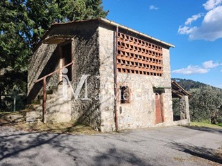 Casale in Vendita a Pescaglia, zona Loppeglia, 69'000€, 110 m²