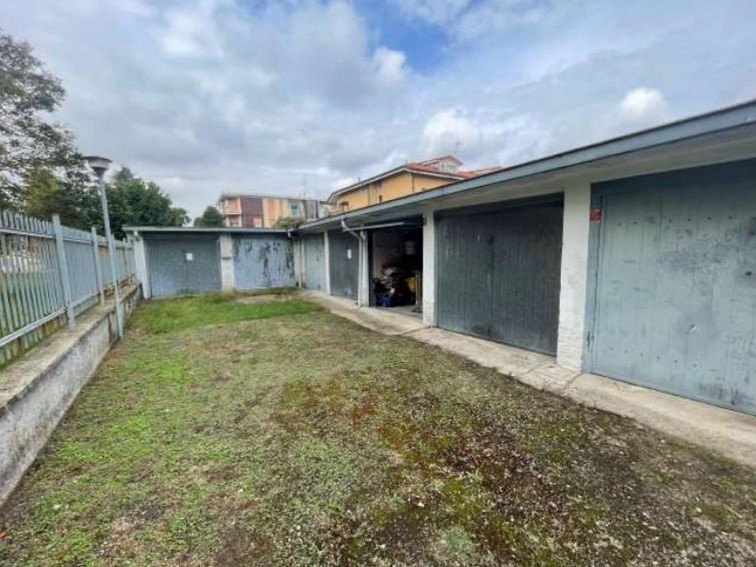 Box in Vendita a Magenta, 6'000€, 13 m²