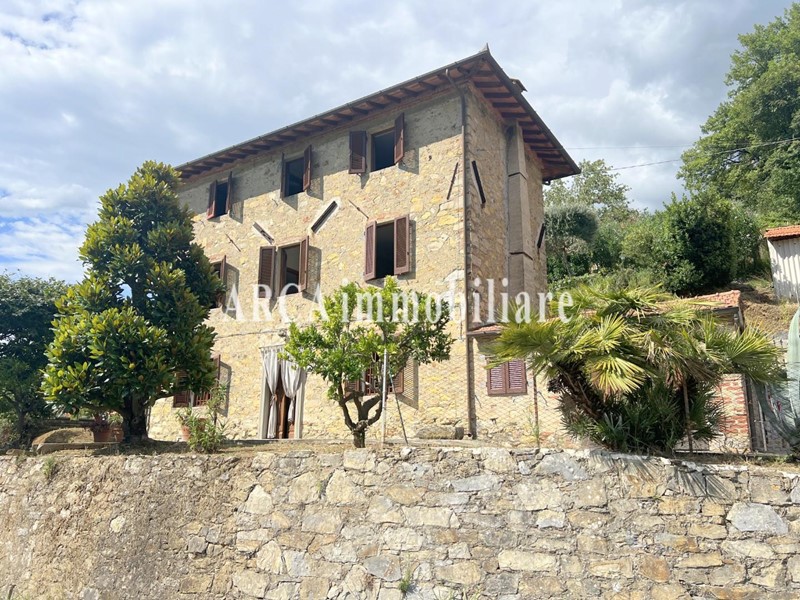 Casale in Vendita a Camaiore, 580'000&euro;, 130 m²