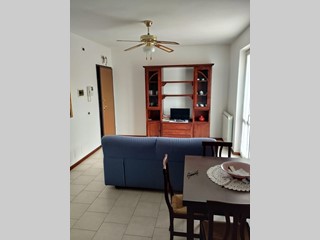 Quadrilocale in Vendita a Sarzana, zona Sarzanello, 170'000€, 75 m², arredato, con Box