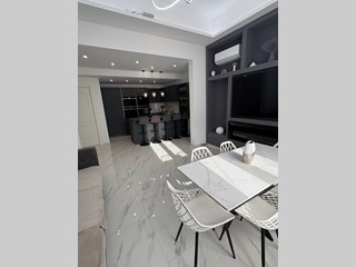 Quadrilocale in Vendita a Montignoso, 260'000€, 100 m², arredato