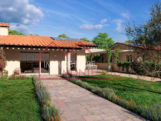 Villa bifamiliare in Vendita a Massarosa, zona Stiava, 400'000€, 110 m²