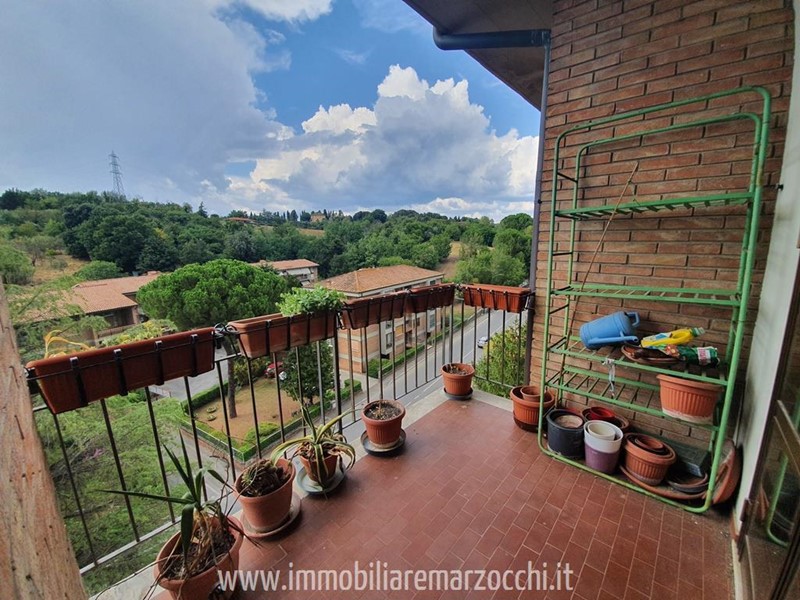 Appartamento in Vendita a Siena, 370'000€, 150 m², arredato, con Box